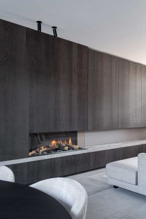 Project in samenwerking met Atelier Plus, VIB Interieur & Bouw, Benedetti Interieur & DILS | Fire • Stone • Wood