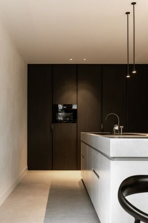 Project VA Westerlo. praktijk van Dr. Hanna Aerts in samenwerking met SD Schrijnwerkerij, Devos Interieur en DILS | Fire • Stone • Wood. Fotografie door Aperture 8.6