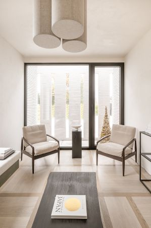 Project VA Westerlo. praktijk van Dr. Hanna Aerts in samenwerking met SD Schrijnwerkerij, Devos Interieur en DILS | Fire • Stone • Wood. Fotografie door Aperture 8.6
